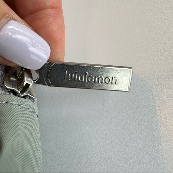 Lululemon x USC Everywhere Belt Bag - Picture 7 of 11